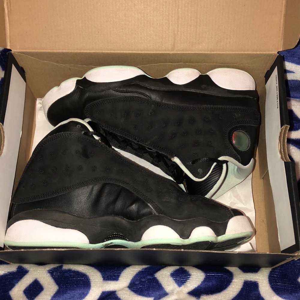 Retro 13 in Black/Metallic Gold-Mint Foam